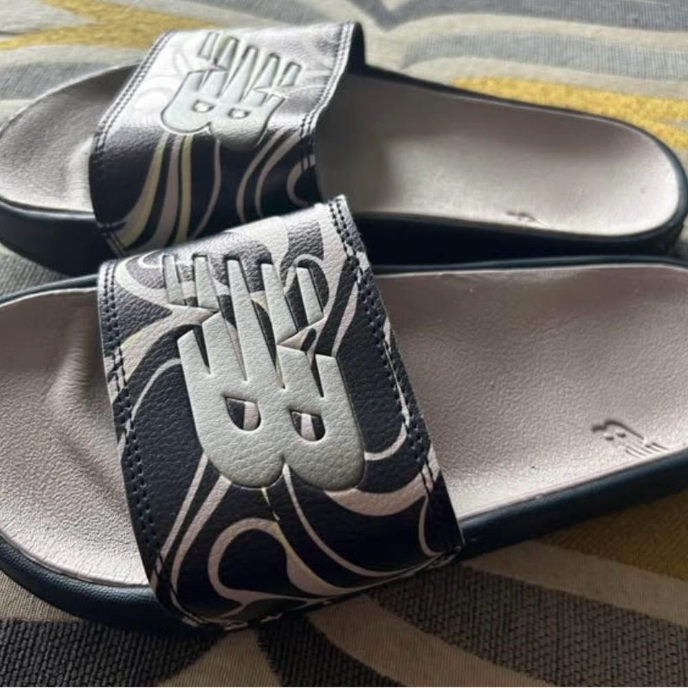 Ladies size 6 New Balance Black and White Slide Sandals